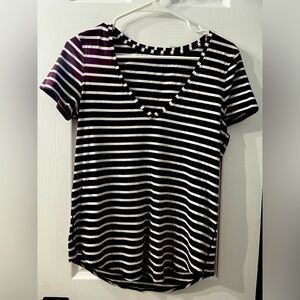 Lululemon love v neck tee size 4
